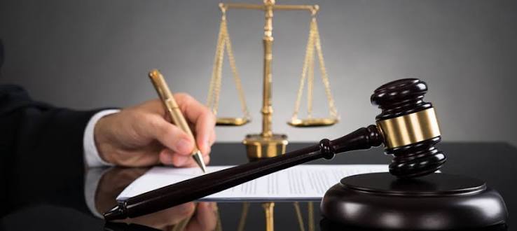 Адвокати в Україні: як адвокат може допомогти українцям